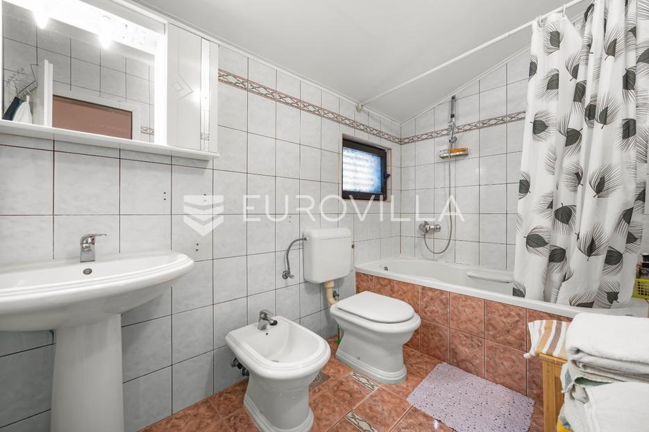 Haus Zu verkaufen -  Ližnjan