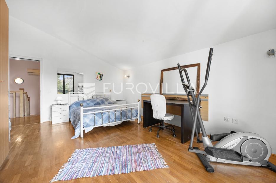 Haus Zu verkaufen -  Ližnjan