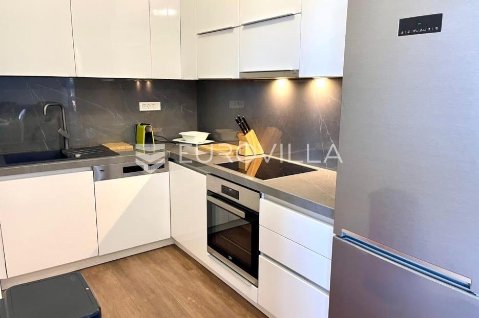 Appartement À vendre - Splitsko-dalmatinska Jelsa