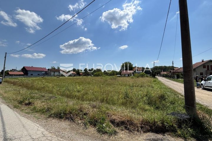 Terrain à vendre 686 m² – Lazina Čička