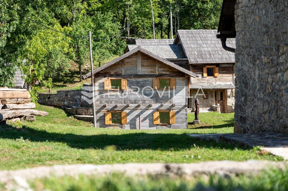 Dom Na sprzedaż - Ličko-senjska Plitvička Jezera
