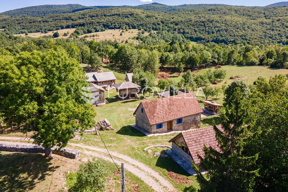 Dom Na sprzedaż - Ličko-senjska Plitvička Jezera