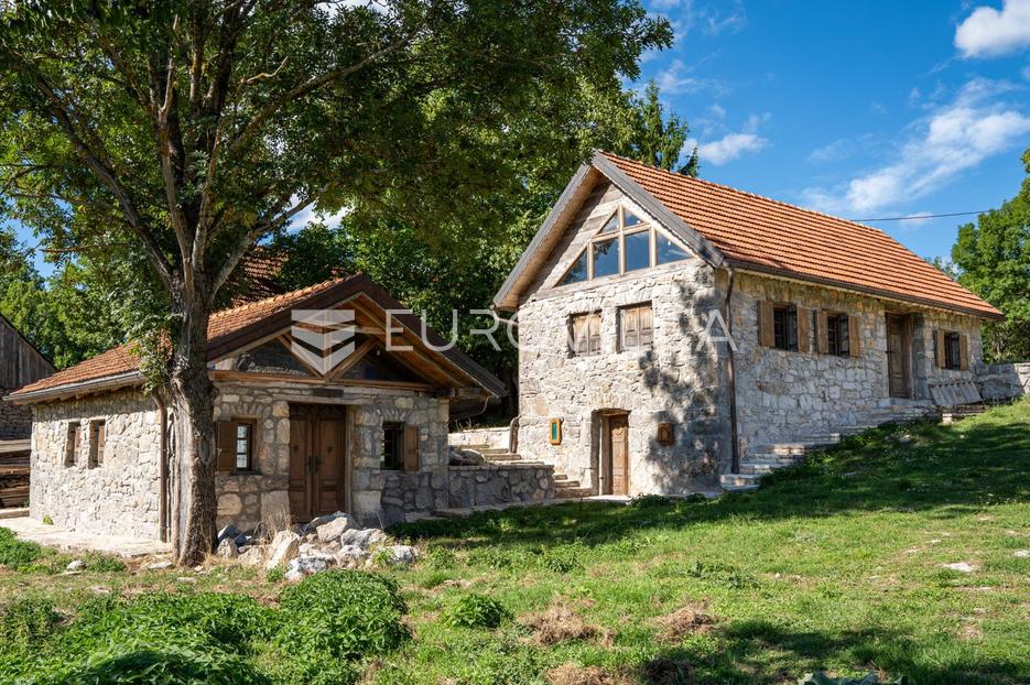 Dom Na sprzedaż - Ličko-senjska Plitvička Jezera