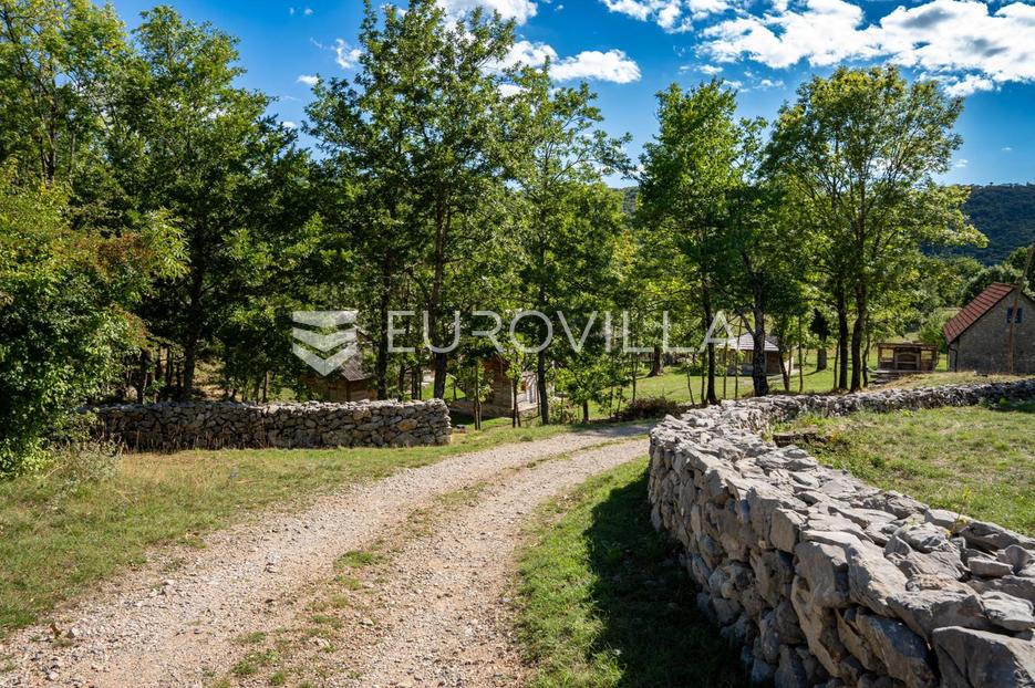 Dom Na sprzedaż - Ličko-senjska Plitvička Jezera