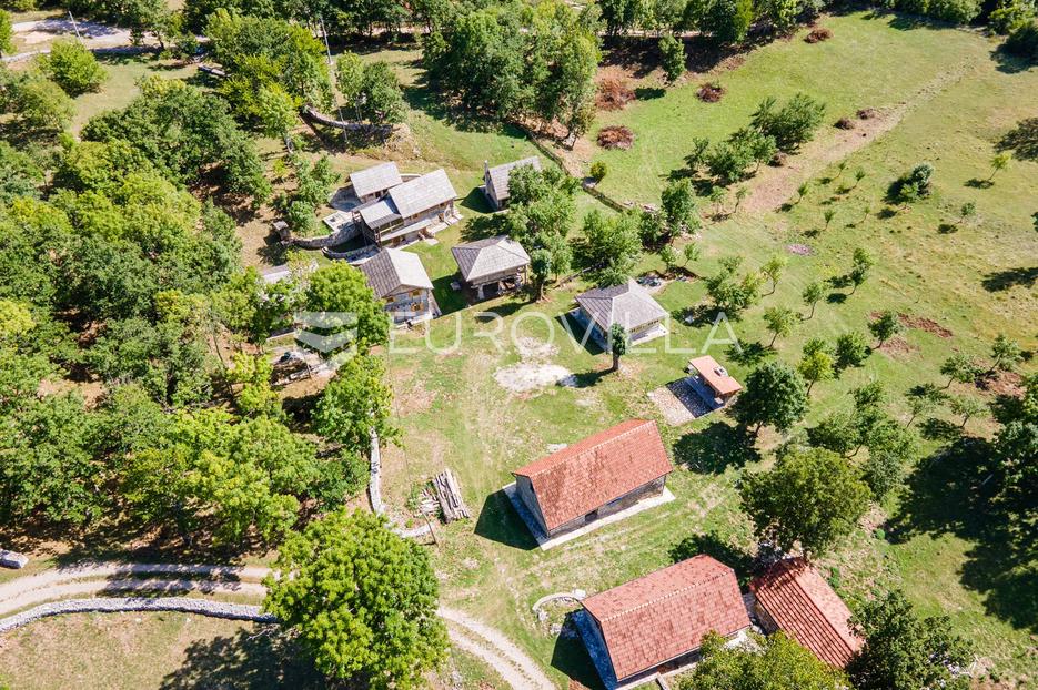 Dom Na sprzedaż - Ličko-senjska Plitvička Jezera