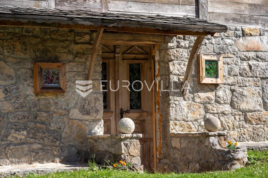 Dom Na sprzedaż - Ličko-senjska Plitvička Jezera
