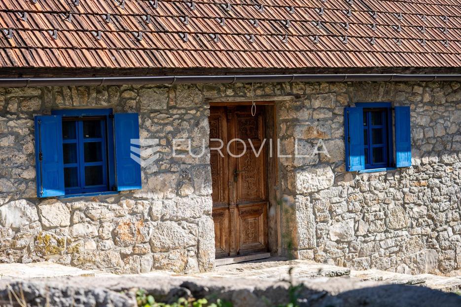 Dom Na sprzedaż - Ličko-senjska Plitvička Jezera