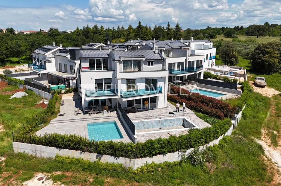 Casa In vendita - Istarska Poreč - foto 1/32