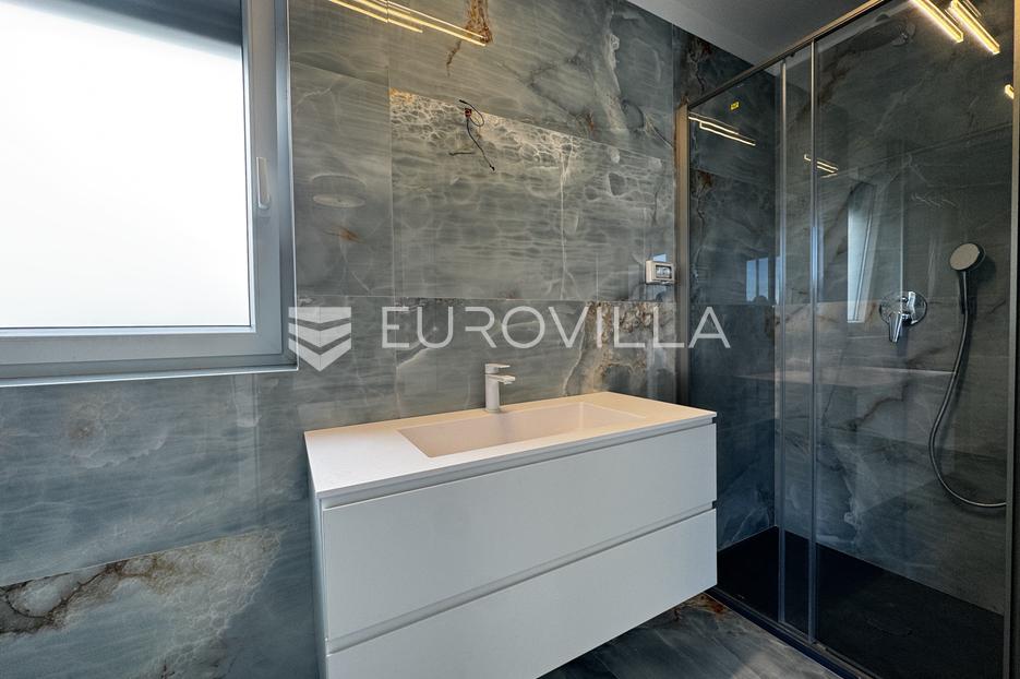 Casa In vendita - Istarska Poreč