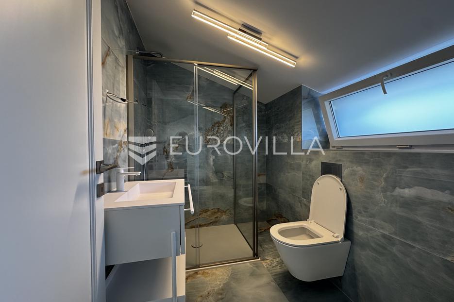 Casa In vendita - Istarska Poreč