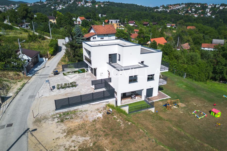 Hiša Na predaj - Grad Zagreb Črnomerec