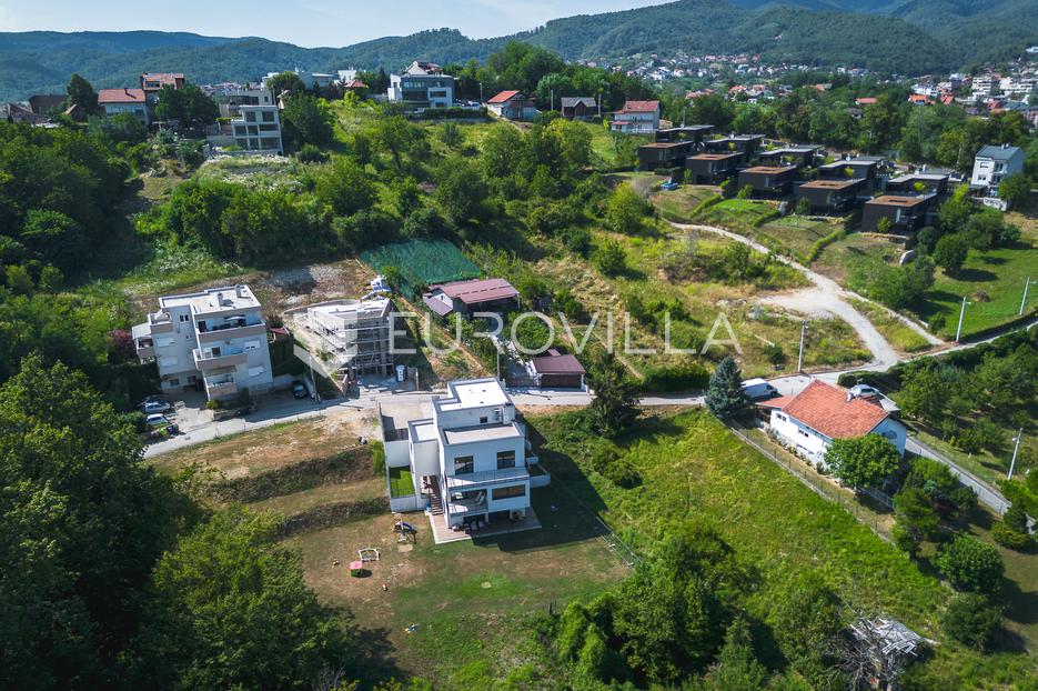 Hiša Na predaj - Grad Zagreb Črnomerec