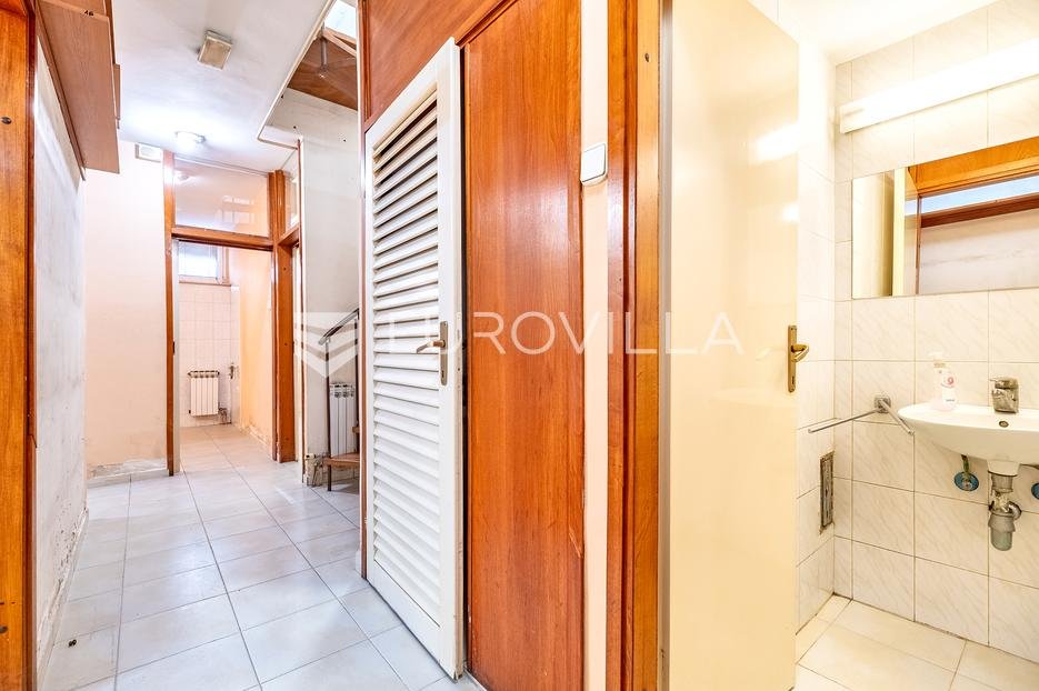 Business premises For rent - Grad Zagreb Trnje