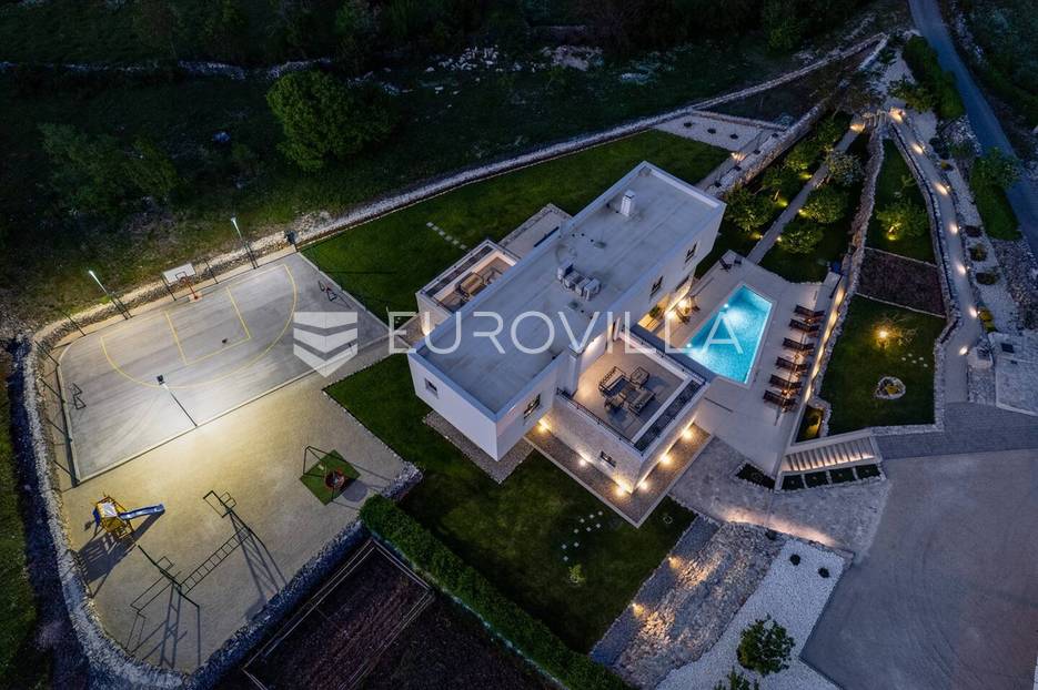 Dom Na sprzedaż -  Trilj