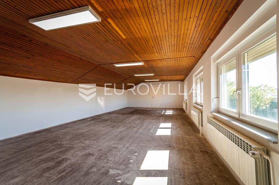 Lokal użytkowy Na sprzedaż -  Nedelišće