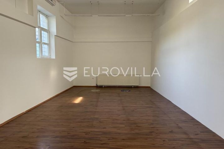 Locaux commerciaux À vendre - Osječko-baranjska Osijek - foto 3/8