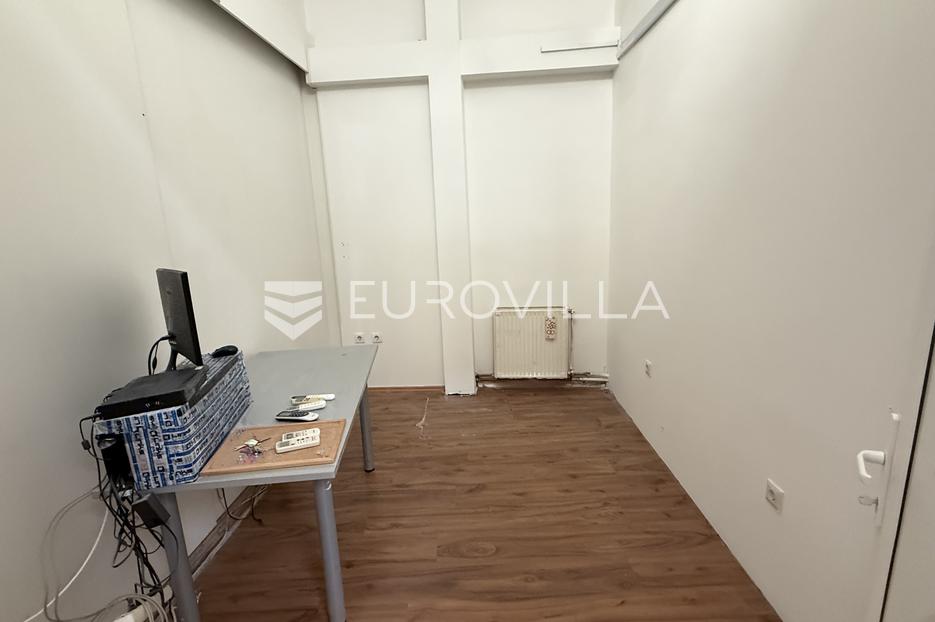 Commerciale In vendita -  Osijek