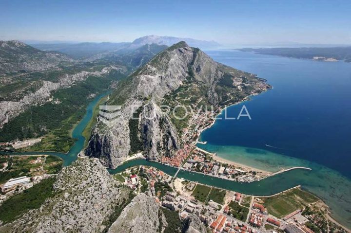 Land for sale 1870 m² – Stanići