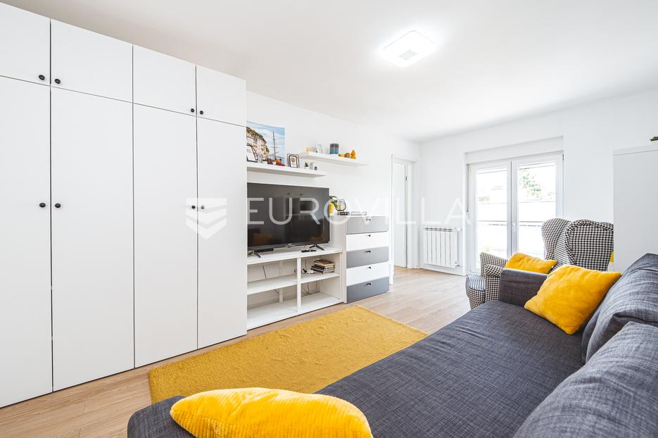 Flat For sale Maksimir
