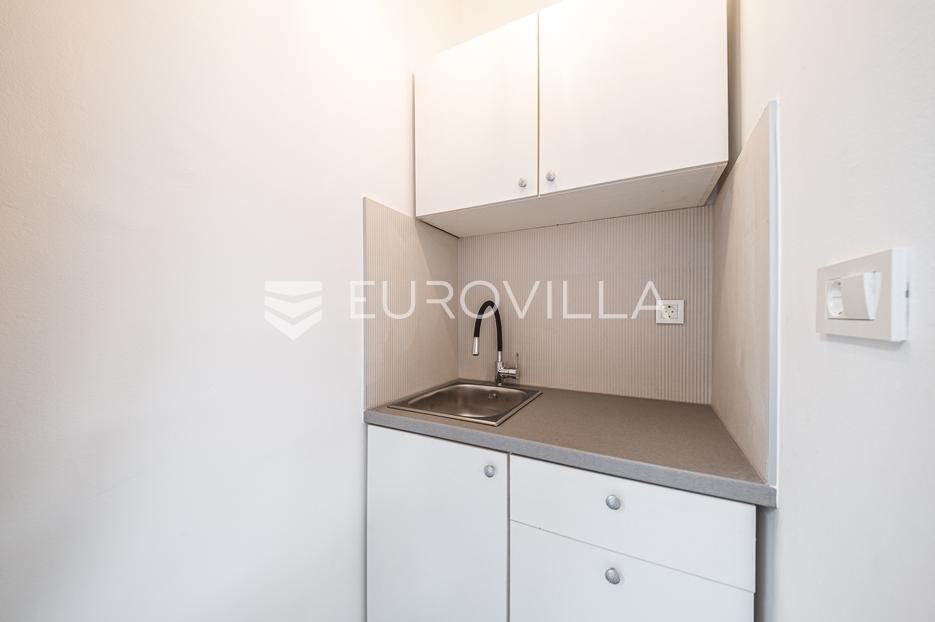 Komerčné Na predaj -  Trnje