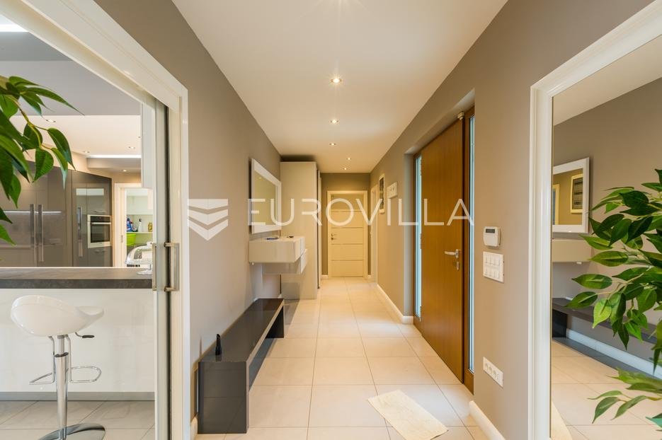 House For sale - Istarska Poreč