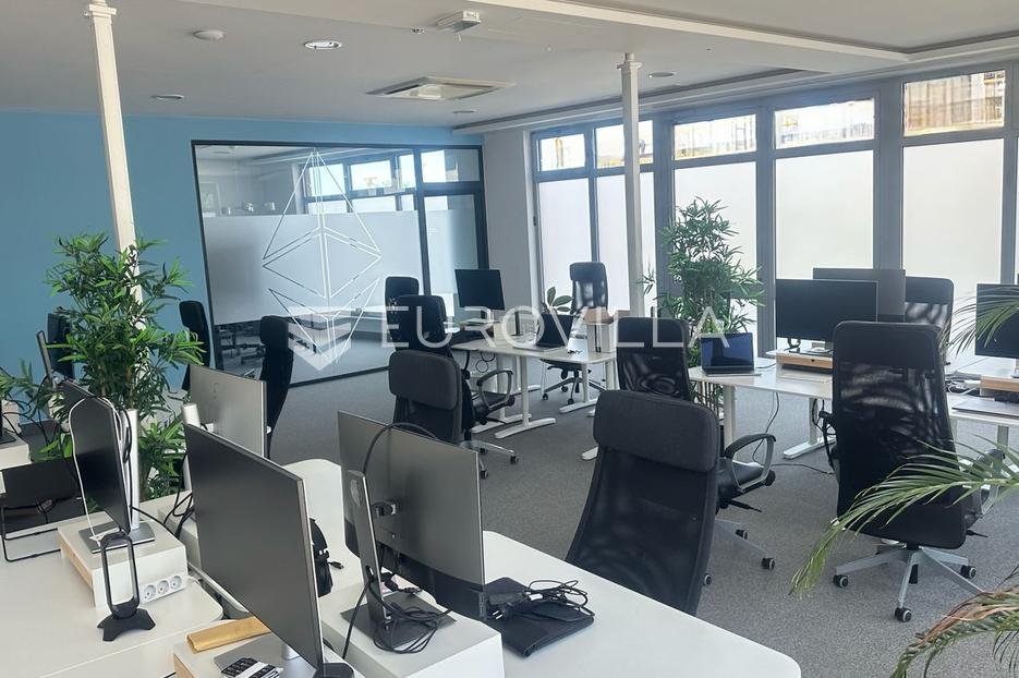 Business premises For sale - Splitsko-dalmatinska Split - foto 2/9