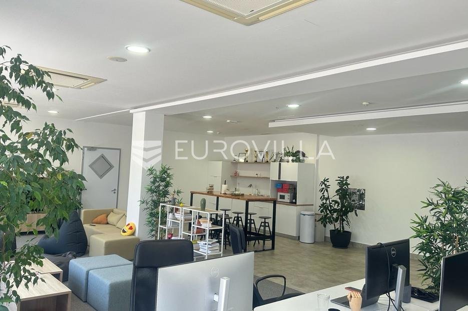 Business premises For sale - Splitsko-dalmatinska Split - foto 5/9