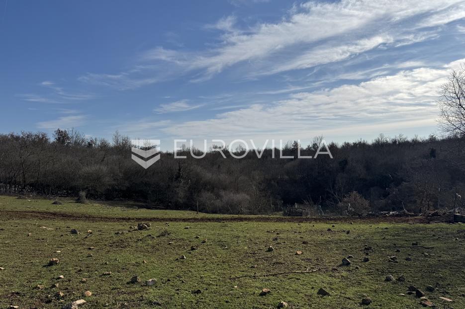 Land For sale - Istarska Višnjan