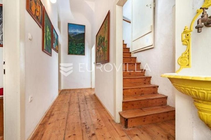 Kuća na prodaju 131 m² – Stari Grad