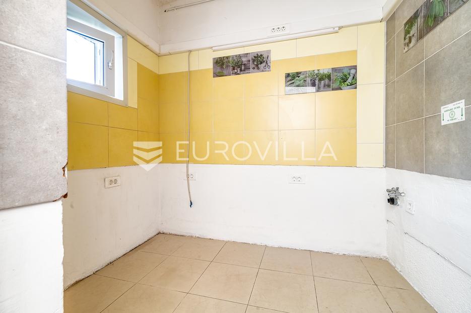 Locaux commerciaux À vendre - Zagrebačka Samobor - foto 4/4