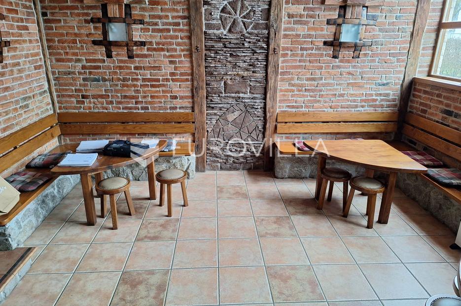 Poslovni prostori Na predaj -  Karlovac