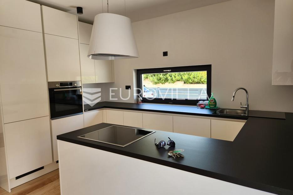 Haus Zu verkaufen - Istarska Ližnjan