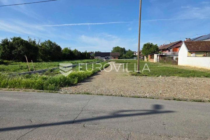 Działka na sprzedaż 2371 m² – Zeleno Polje