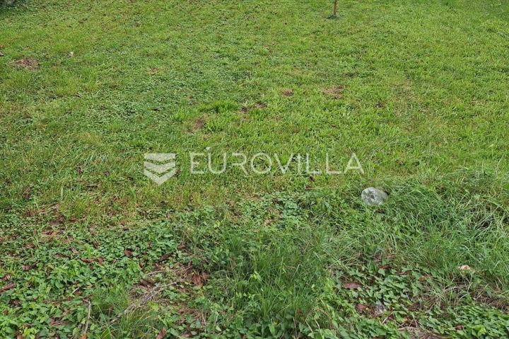 Terrain à vendre 1435 m² – Banija