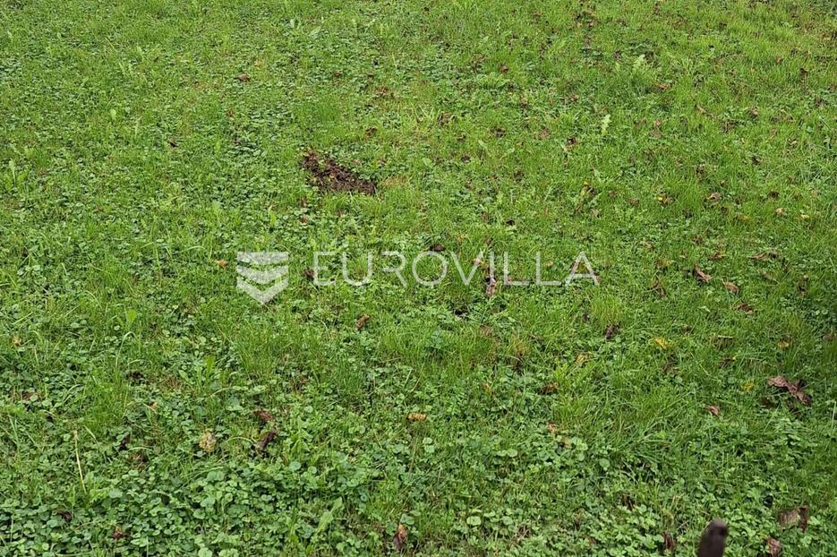 Grundstück Zu verkaufen -  Karlovac