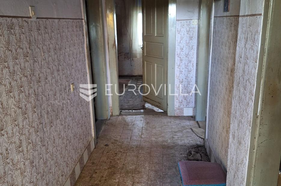 Grundstück Zu verkaufen -  Karlovac