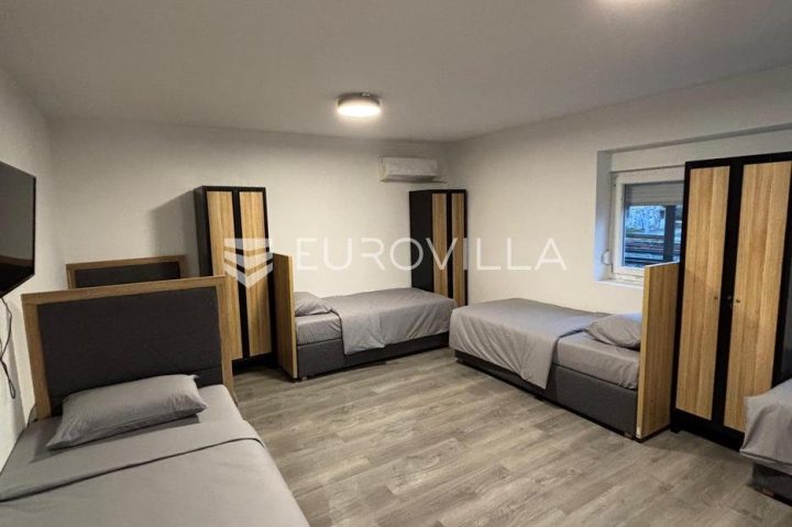 Casa in vendita 485 m² – Trešnjevka