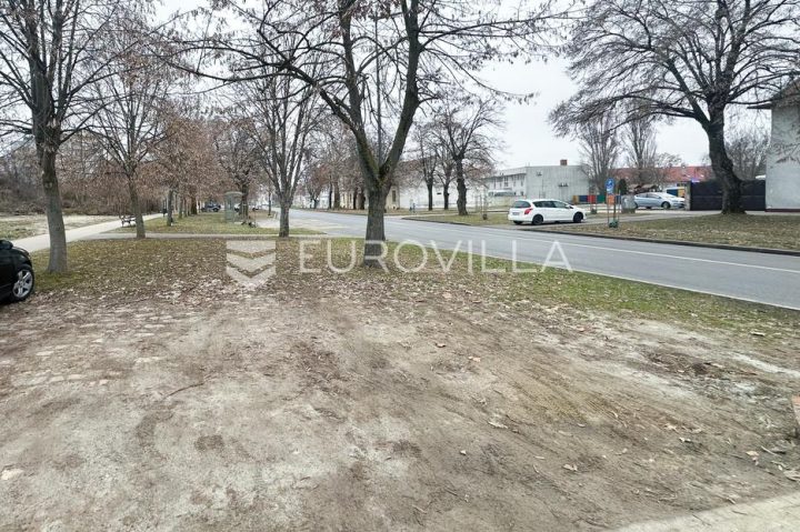 Business premises for sale 2370 m² – Centar