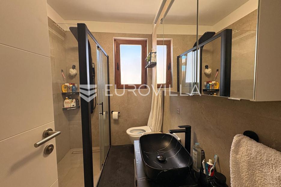 Appartamento In vendita -  Pula