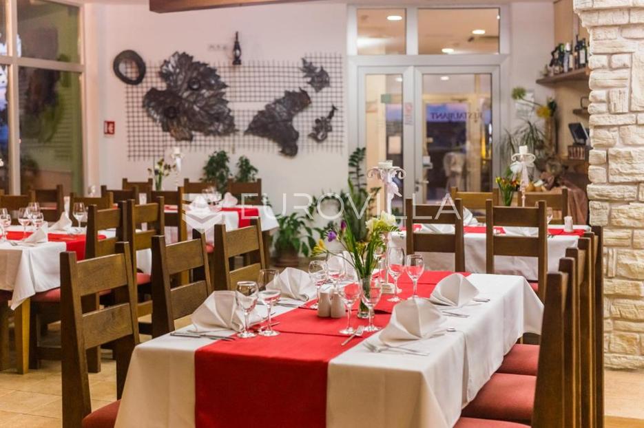 Hotel Na sprzedaż -  Opuzen