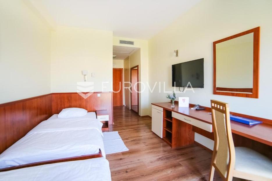 Hotel Na sprzedaż -  Opuzen
