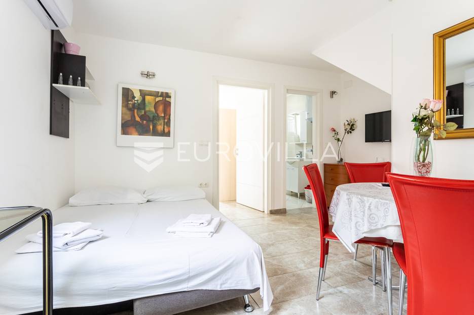 Haus Zu verkaufen - Ličko-senjska Novalja