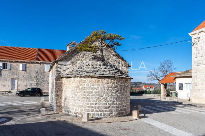 Pozemok na predaj 2343 m² – Nerežišća