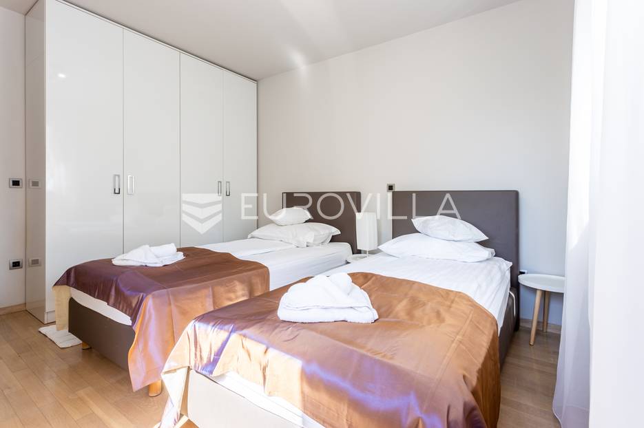 Appartamento In vendita -  Podstrana