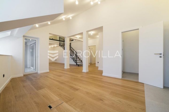 Apartmán na predaj 194 m² – Srebrnjak