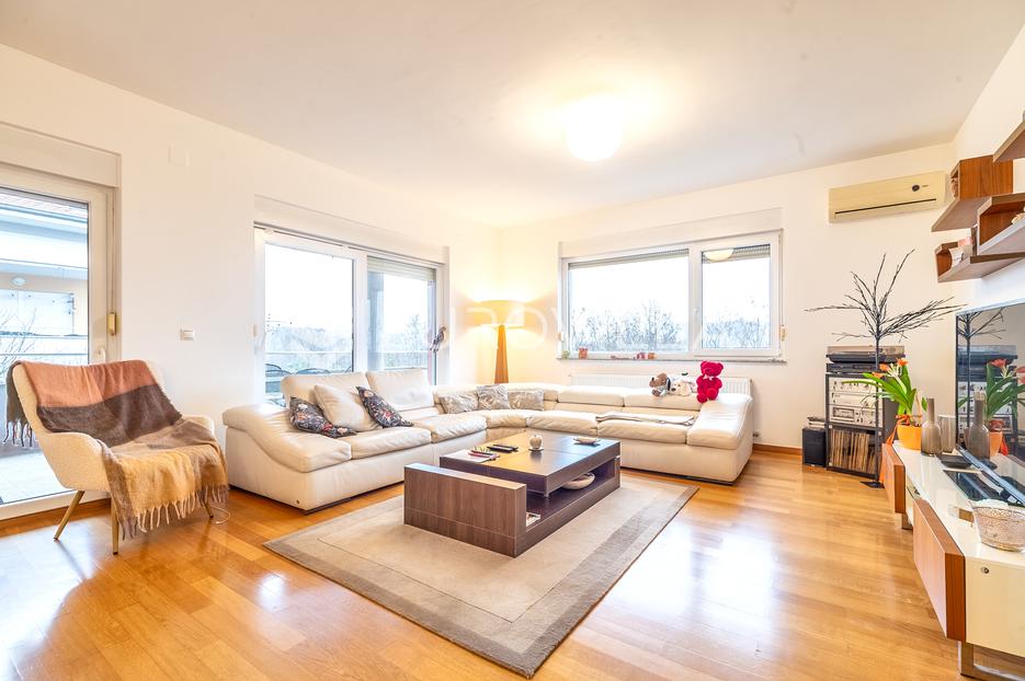 Apartmán Na prodej -  Črnomerec
