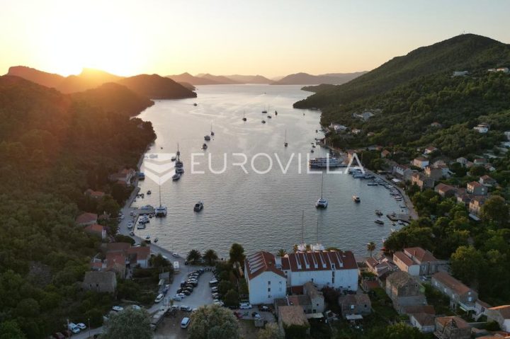 Business premises for sale 129 m² – Šipanska Luka