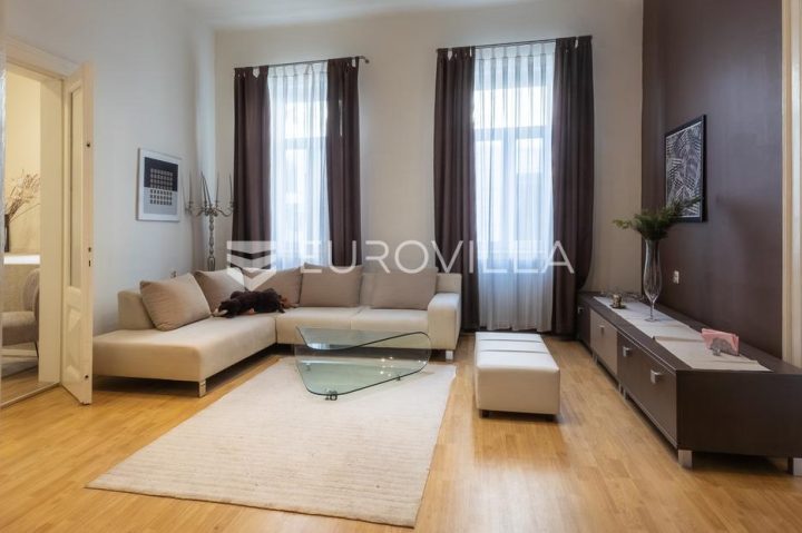 Flat for sale 250 m² – Centar