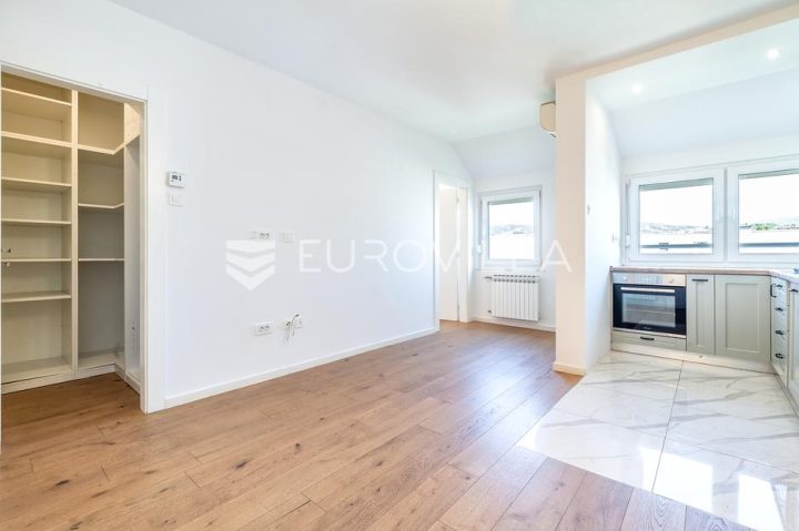 Appartement À louer - Grad Zagreb Stenjevec - foto 3/4