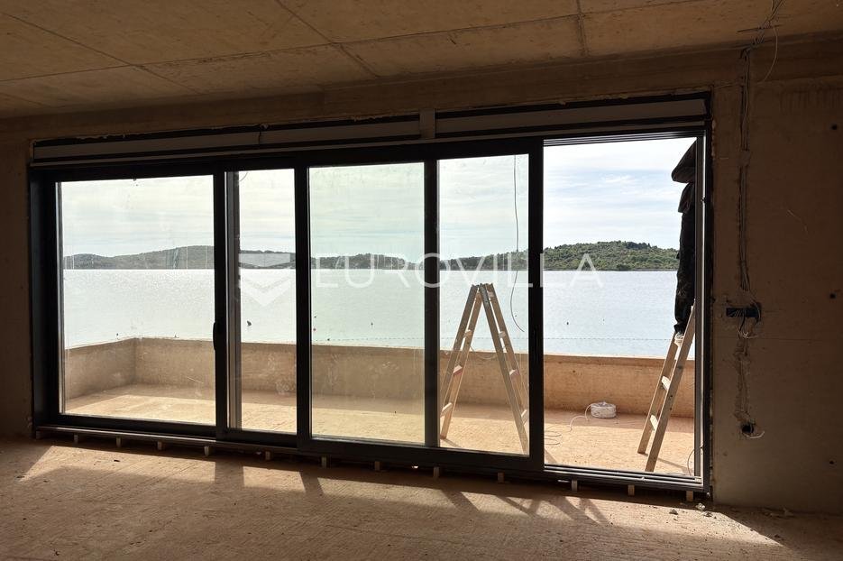 Flat For sale - Šibensko-kninska Vodice